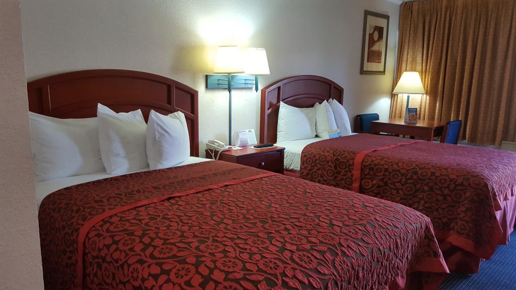 Days Inn By Wyndham Tallahassee-Government Center Zewnętrze zdjęcie