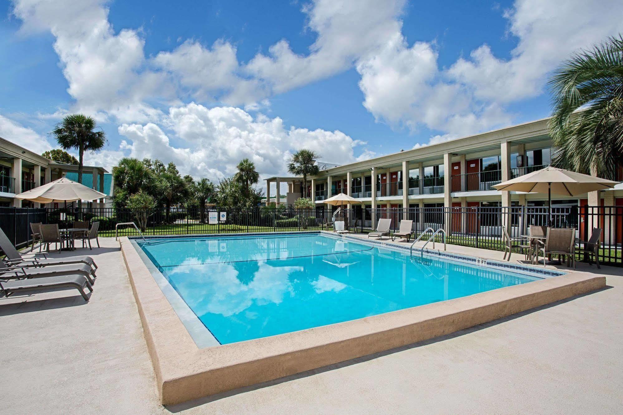 Days Inn By Wyndham Tallahassee-Government Center Zewnętrze zdjęcie